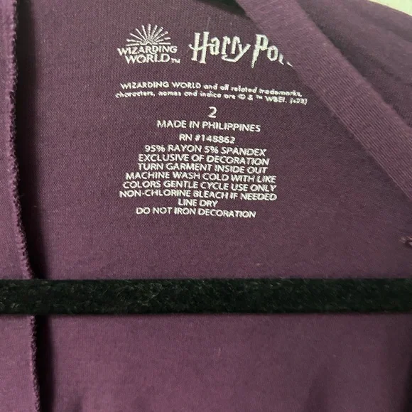 Torrid Purple Harry Potter Long Ruana Kimono with Gold Flying Keys Size 2 (20W) - Picture 3 of 5
